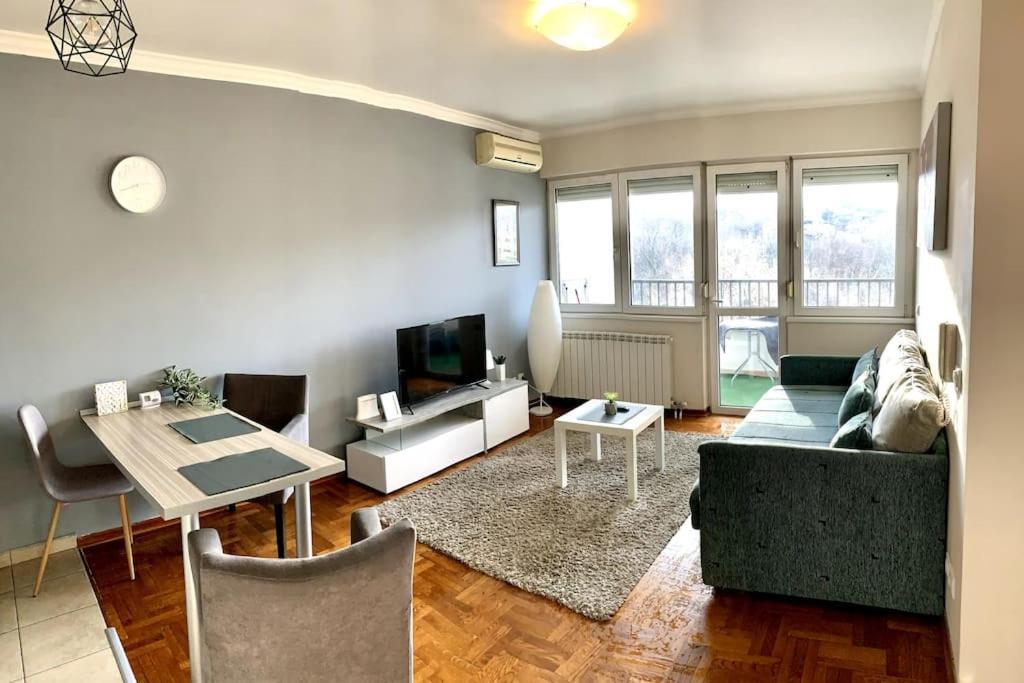 Sunkissed Apartment Belgrade Luaran gambar